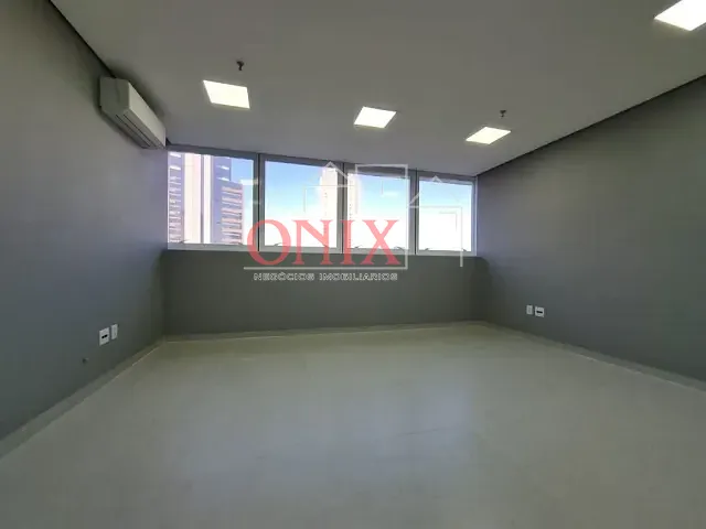 Sala com 35m², para alugar, no bairro Vila Mogilar em Mogi das Cruzes