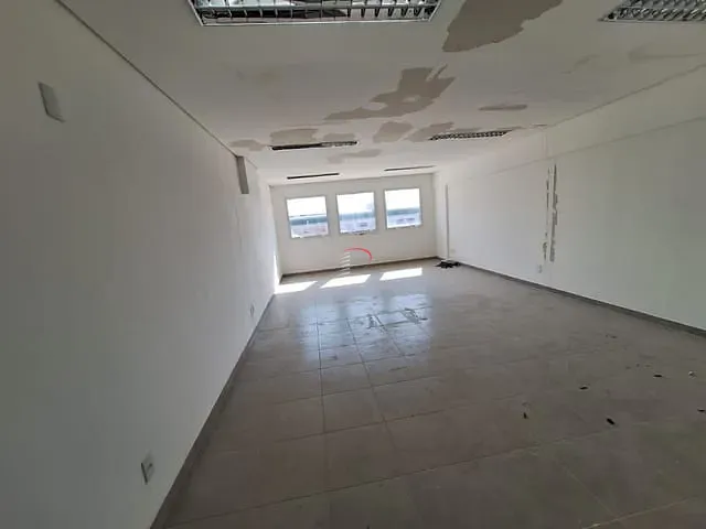 Sala com 63m², para alugar, no bairro Centro em Londrina