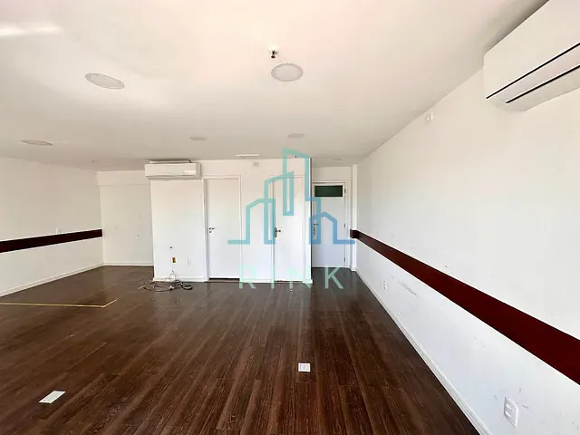 Sala para alugar, no bairro Centro em Niterói