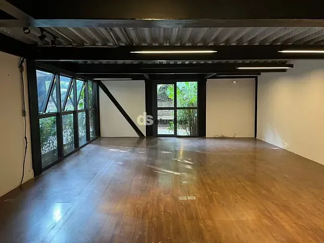 Sala à venda ou para alugar, no bairro Sumarezinho em São Paulo