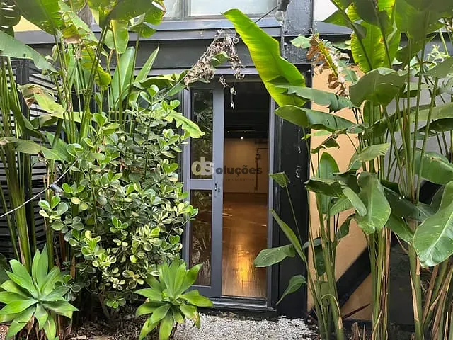 Sala à venda ou para alugar, no bairro Sumarezinho em São Paulo