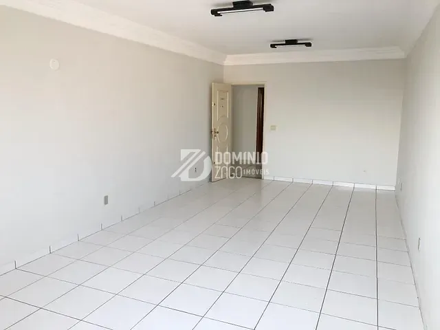 Sala para alugar, no bairro São Benedito em Uberaba