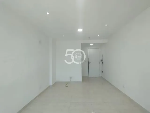 Sala com 19m², à venda, no bairro Jacarepaguá em Rio de Janeiro
