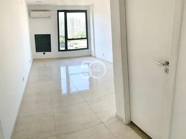 Sala com 19m², à venda, no bairro Jacarepaguá em Rio de Janeiro