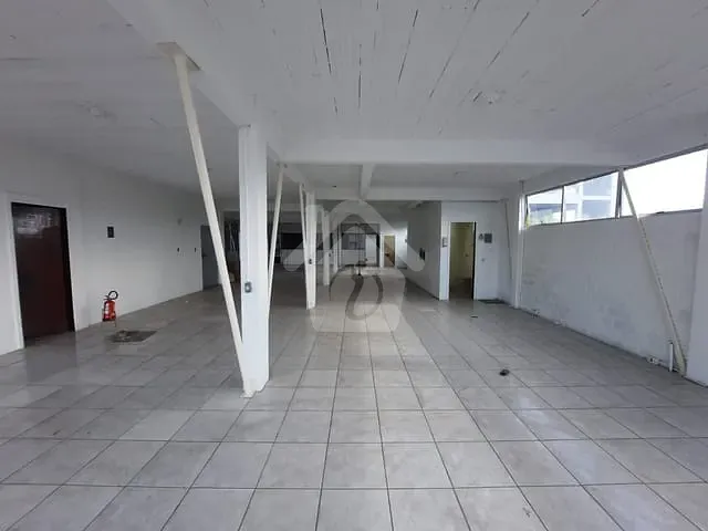 Sala com 280m², para alugar, no bairro Languiru em Teutônia