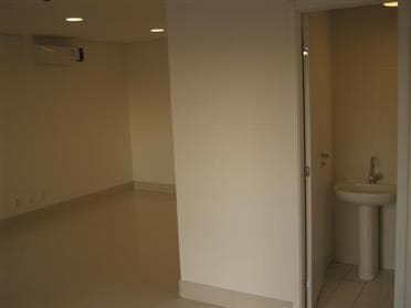 Sala com 45m², para alugar, no bairro Villa Lobos em São Paulo