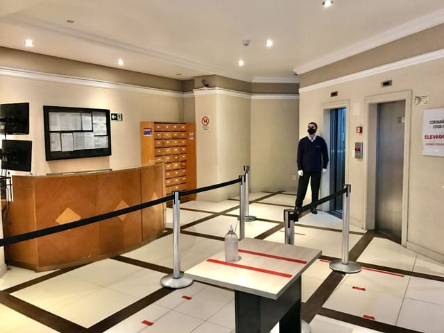 Sala com 28m², à venda ou para alugar, no bairro Centro em Pelotas