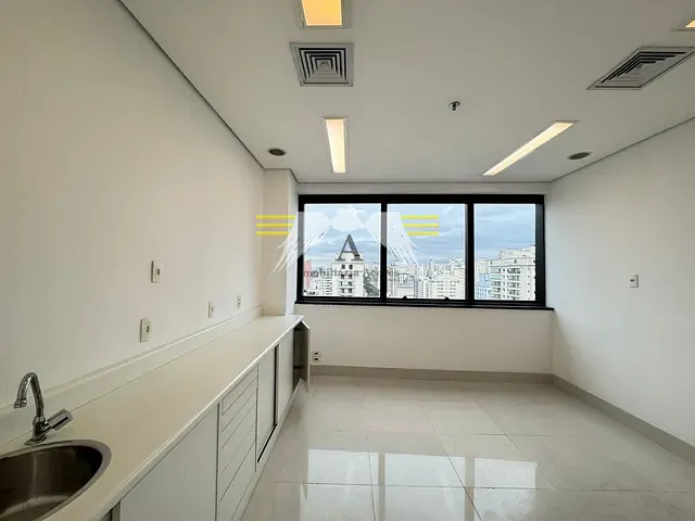 Sala à venda, no bairro Campo Belo em São Paulo