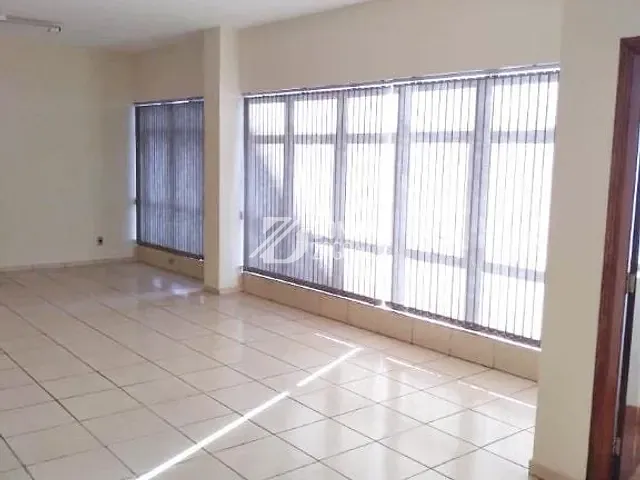Sala para alugar, no bairro São Benedito em Uberaba