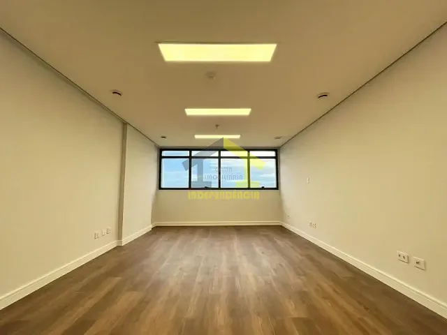 Sala com 39m², à venda ou para alugar, no bairro Vila Brasileira em Itatiba