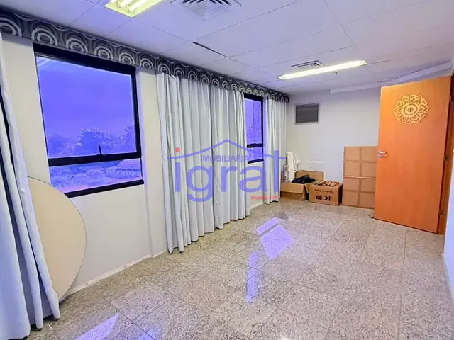 Sala à venda ou para alugar, no bairro Jabaquara em São Paulo