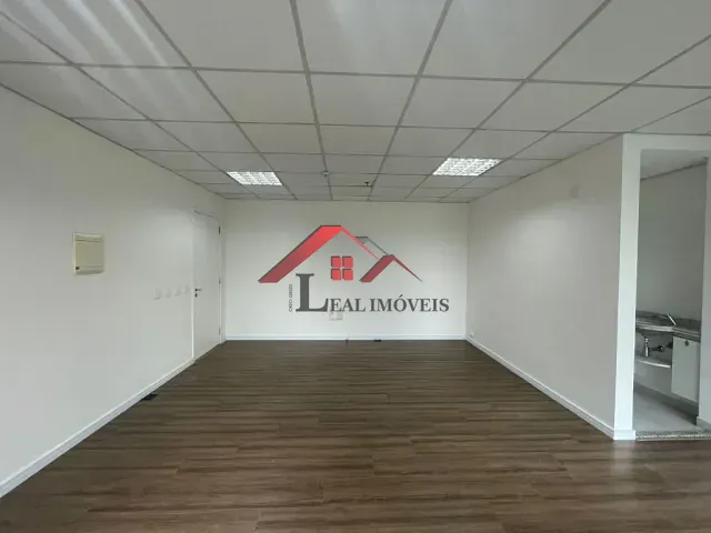 Sala com 37m², para alugar, no bairro Jardim em Santo André