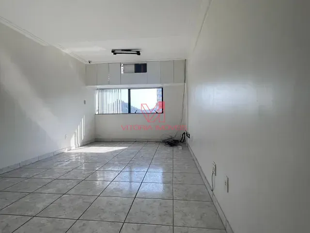 Sala com 35m², para alugar, no bairro Santa Lúcia em Vitória