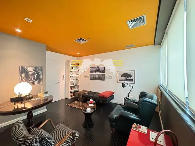 Sala à venda, no bairro Campo Belo em São Paulo