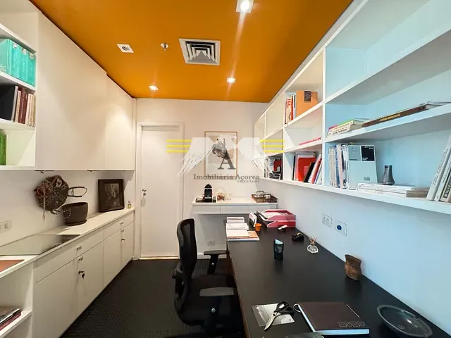 Sala à venda, no bairro Campo Belo em São Paulo