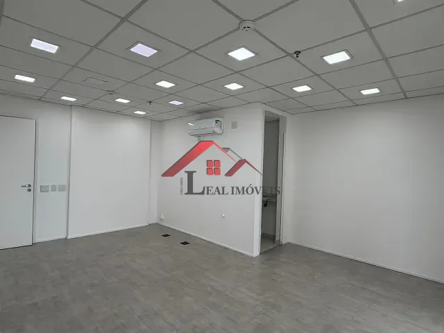 Sala com 32m², para alugar, no bairro Jardim em Santo André