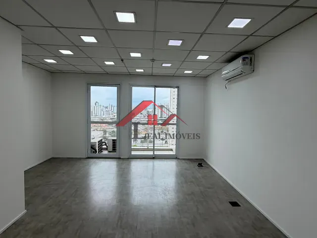 Sala com 32m², para alugar, no bairro Jardim em Santo André