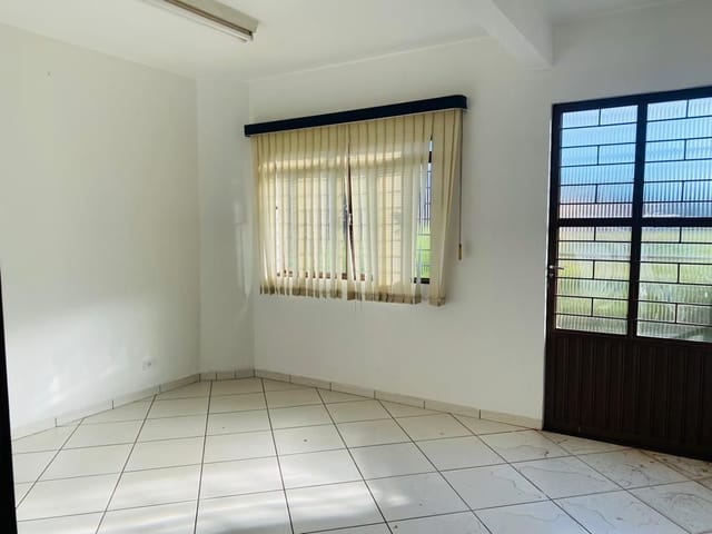 Sala para alugar, no bairro Centro em Cambé