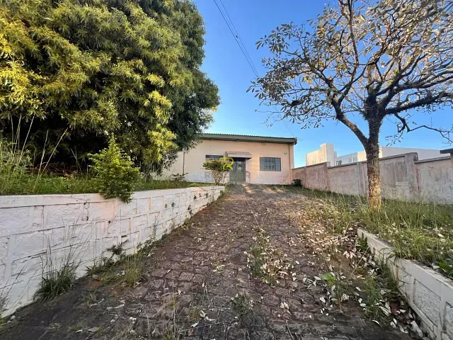 Sala com 384m², para alugar, no bairro Centro em Guarapuava