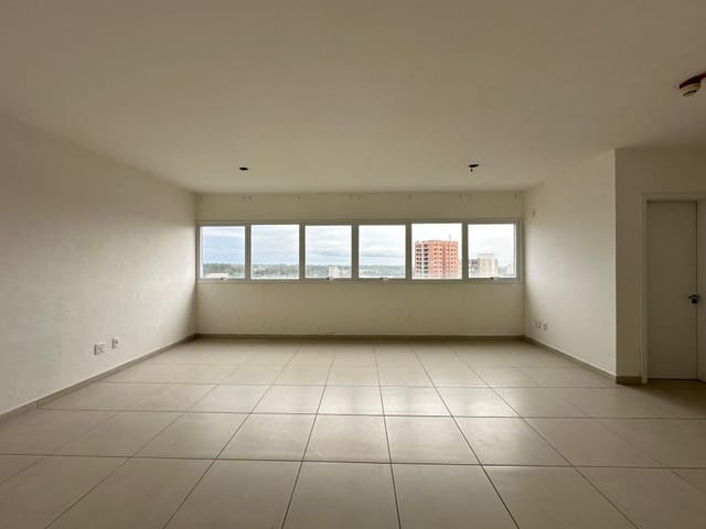 Sala à venda, no bairro Desvio Rizzo em Caxias do Sul