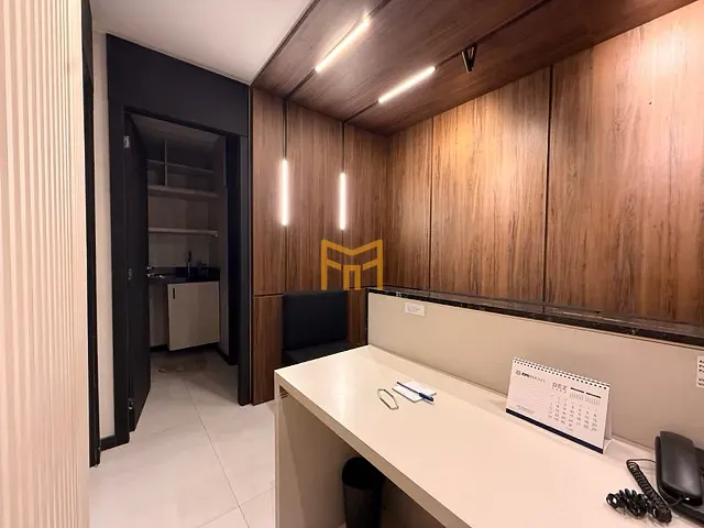 Sala à venda ou para alugar, no bairro Umarizal em Belém