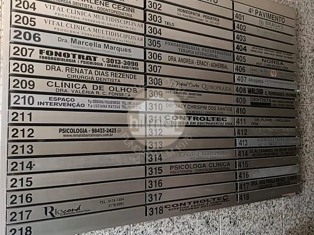 Sala à venda ou para alugar, no bairro Vila Da Penha em Rio de Janeiro