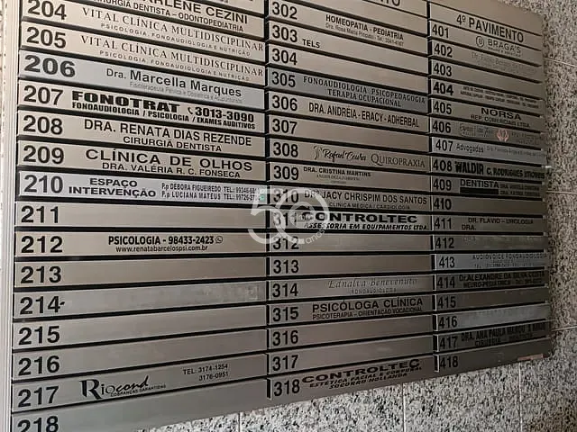Sala à venda ou para alugar, no bairro Vila Da Penha em Rio de Janeiro
