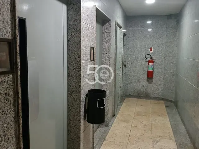 Sala à venda ou para alugar, no bairro Vila Da Penha em Rio de Janeiro