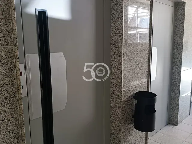Sala à venda ou para alugar, no bairro Vila Da Penha em Rio de Janeiro
