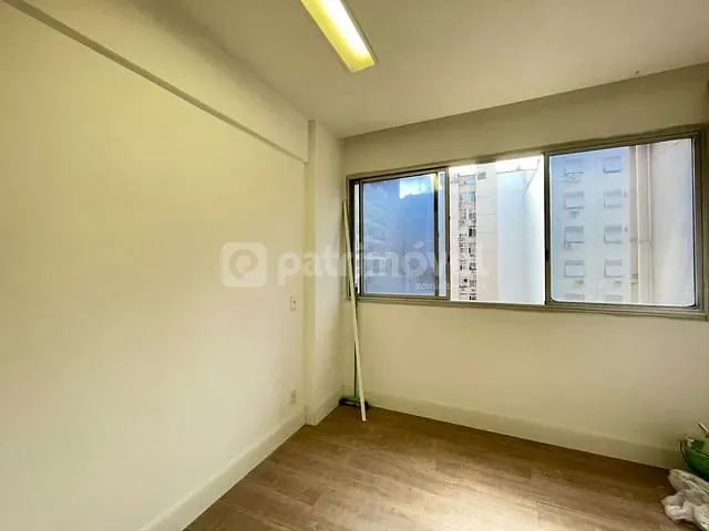 Sala com 35m², à venda, no bairro Copacabana em Rio de Janeiro