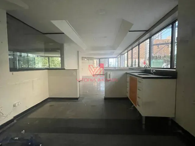 Sala com 300m², para alugar, no bairro Santa Lúcia em Vitória