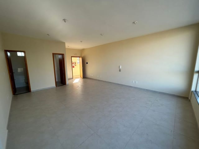 Sala com 45m², para alugar, no bairro Centro em Cambé