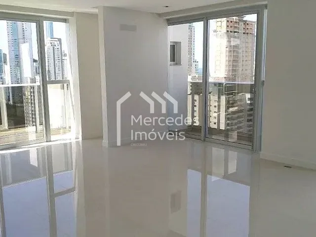 Sala com 100m², à venda, no bairro Centro em Balneário Camboriú