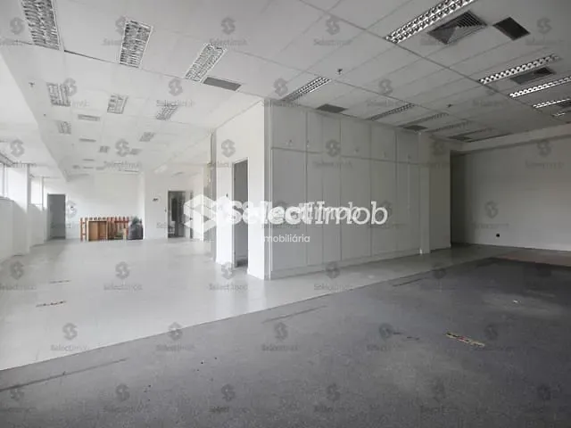 Sala com 244m², para alugar, no bairro Centro em Ribeirão Pires