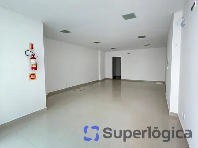 Sala com 101m², para alugar, no bairro Centro em Balneário Camboriú