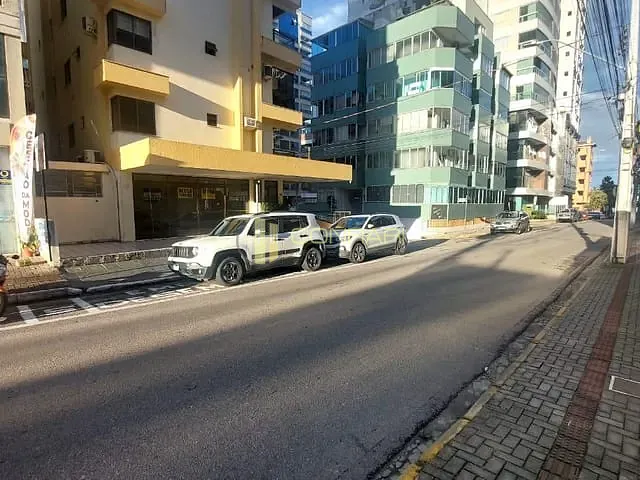 Sala para alugar, no bairro Centro em Itapema