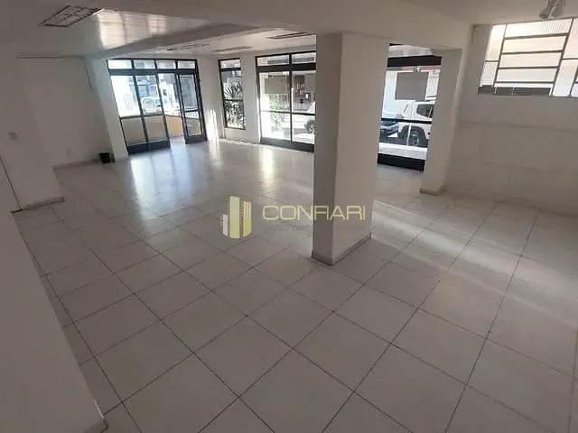 Sala para alugar, no bairro Centro em Itapema