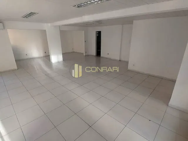 Sala para alugar, no bairro Centro em Itapema