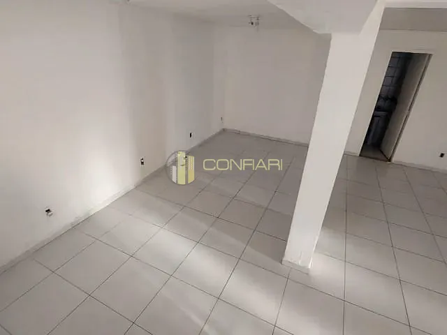 Sala para alugar, no bairro Centro em Itapema