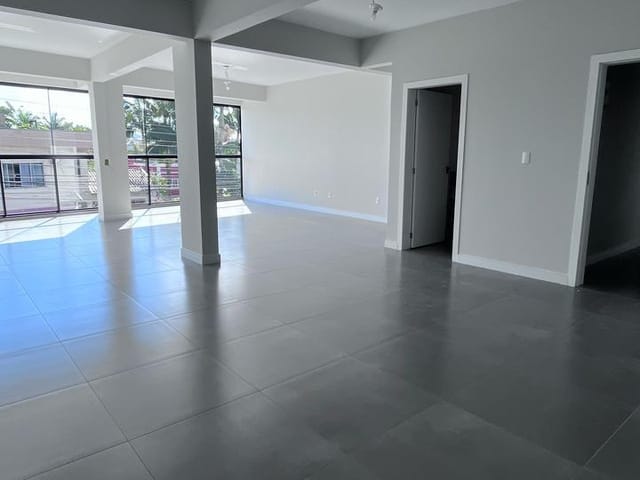 Sala para alugar, no bairro São Judas em Itajaí