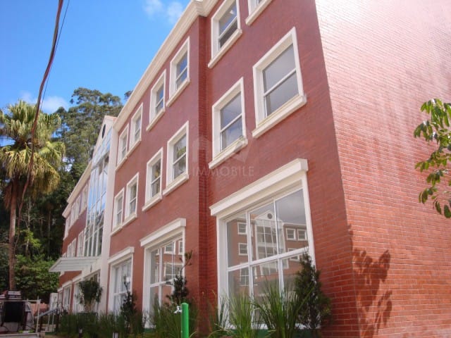 Sala à venda, no bairro Quarteirão Brasileiro em Petrópolis