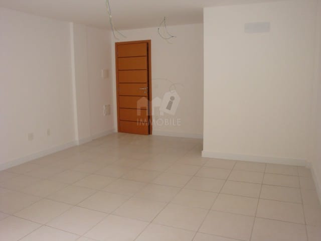 Sala à venda, no bairro Quarteirão Brasileiro em Petrópolis