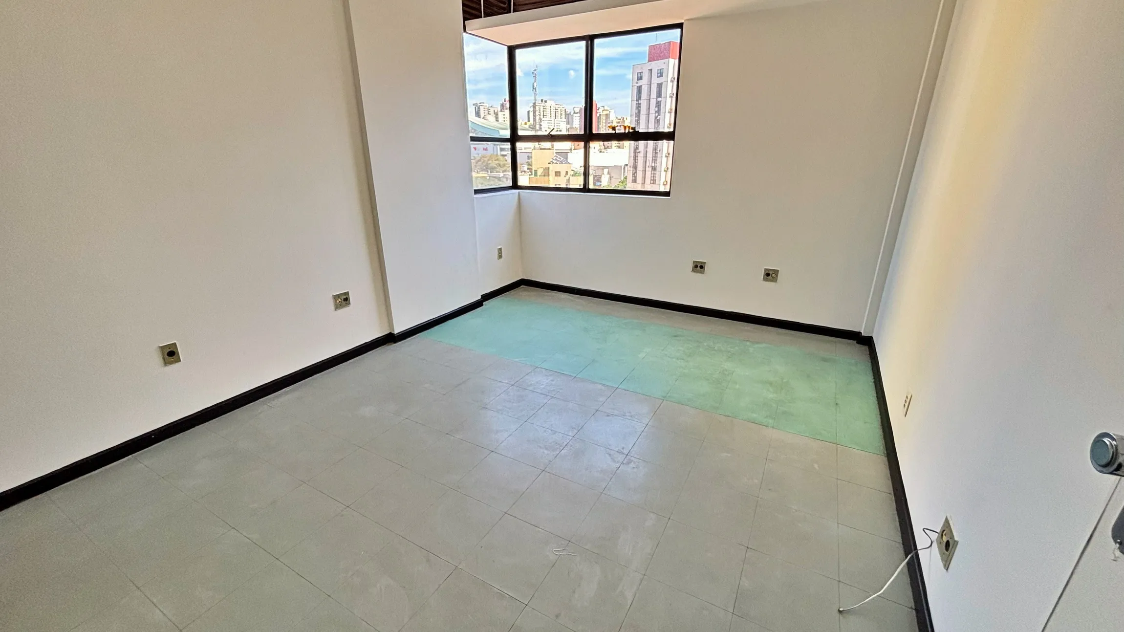 Sala comercial à venda com 20m² e vaga de garagem no Bairro Carmo, Belo Horizonte/MG