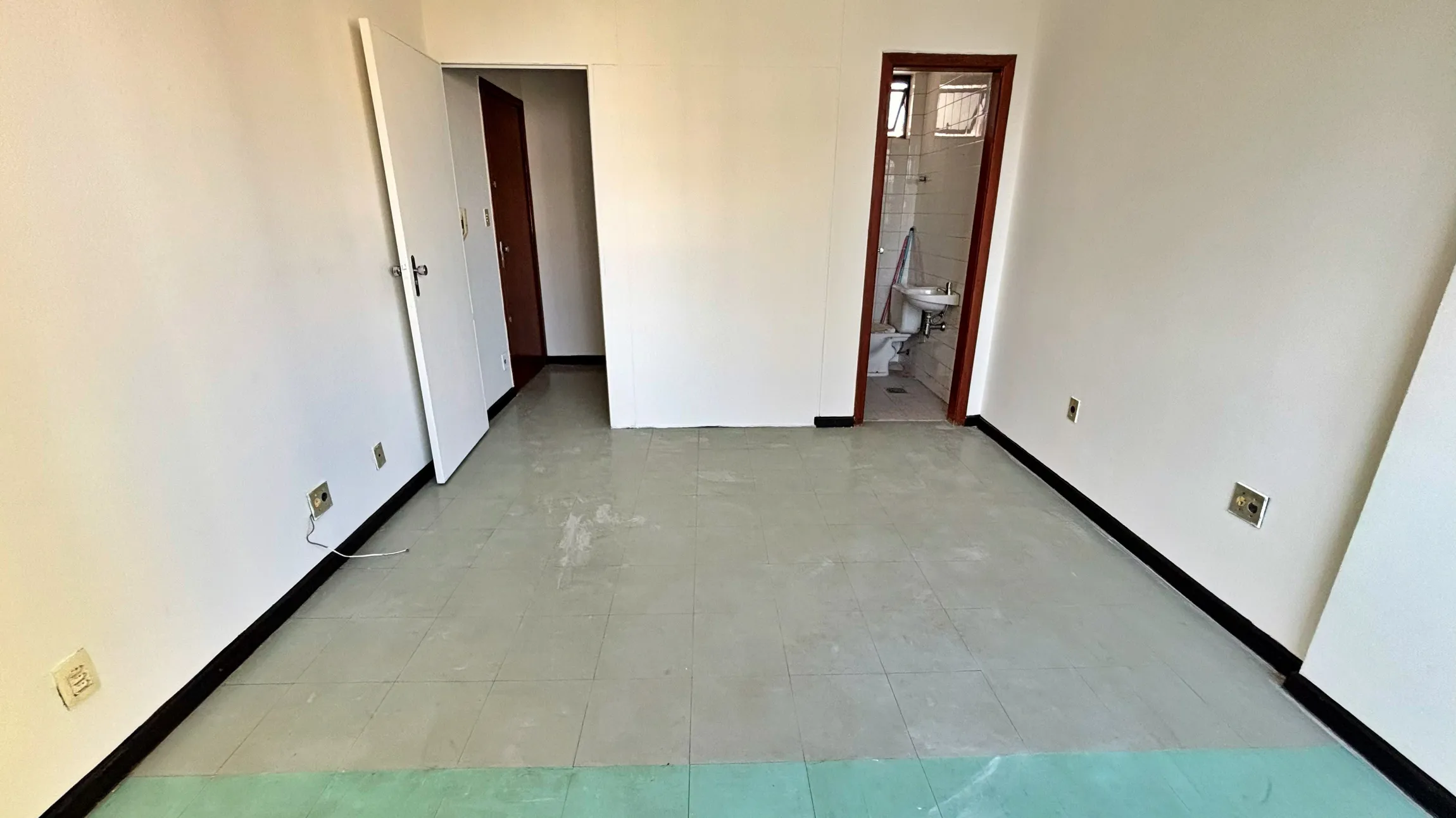 Sala comercial à venda com 20m² e vaga de garagem no Bairro Carmo, Belo Horizonte/MG