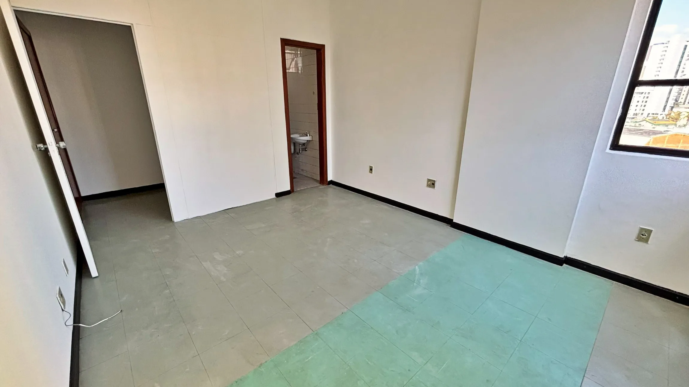 Sala comercial à venda com 20m² e vaga de garagem no Bairro Carmo, Belo Horizonte/MG