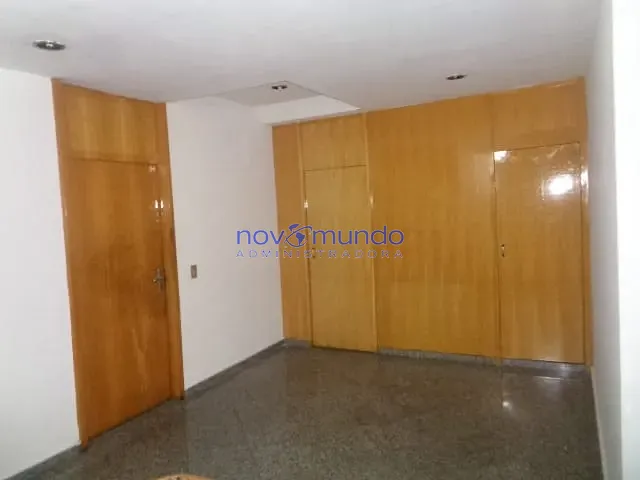 Sala à venda ou para alugar, no bairro Centro em Rio de Janeiro