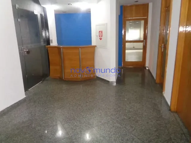 Sala à venda ou para alugar, no bairro Centro em Rio de Janeiro