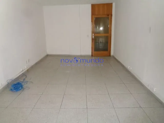 Sala à venda ou para alugar, no bairro Centro em Rio de Janeiro