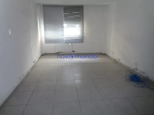 Sala à venda ou para alugar, no bairro Centro em Rio de Janeiro