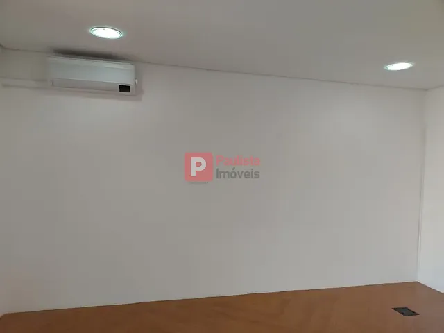 Sala à venda ou para alugar, no bairro Granja Julieta em São Paulo